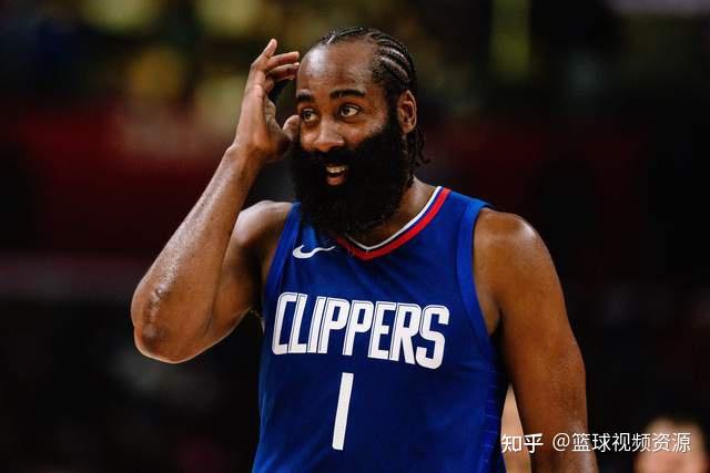 周琦为肘击道歉：我是下意识反应 不是故意的