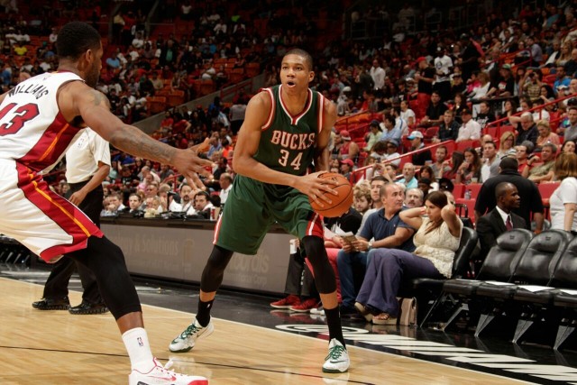 2026十堰马拉松鸣枪开跑 上万跑者领略“山水车城”